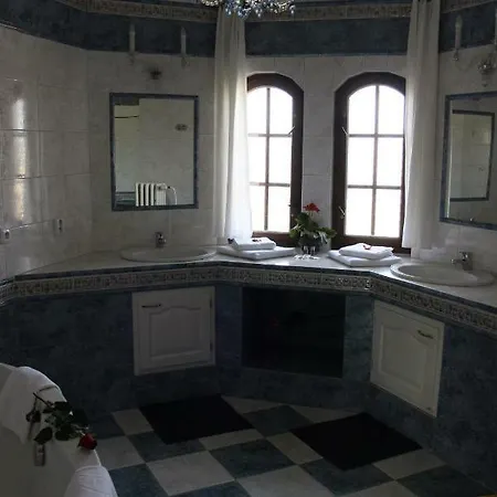 Libra *